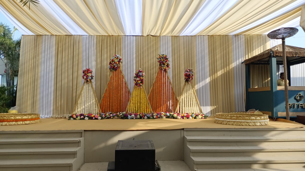 baby shower stage decor