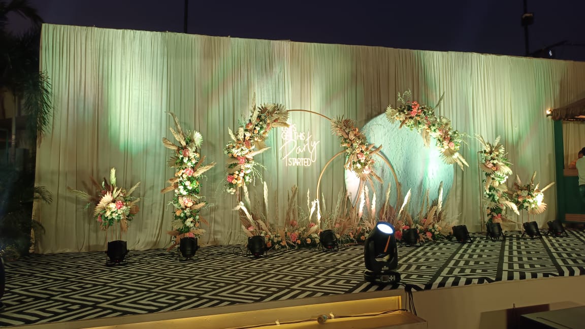 baby shower stage decor